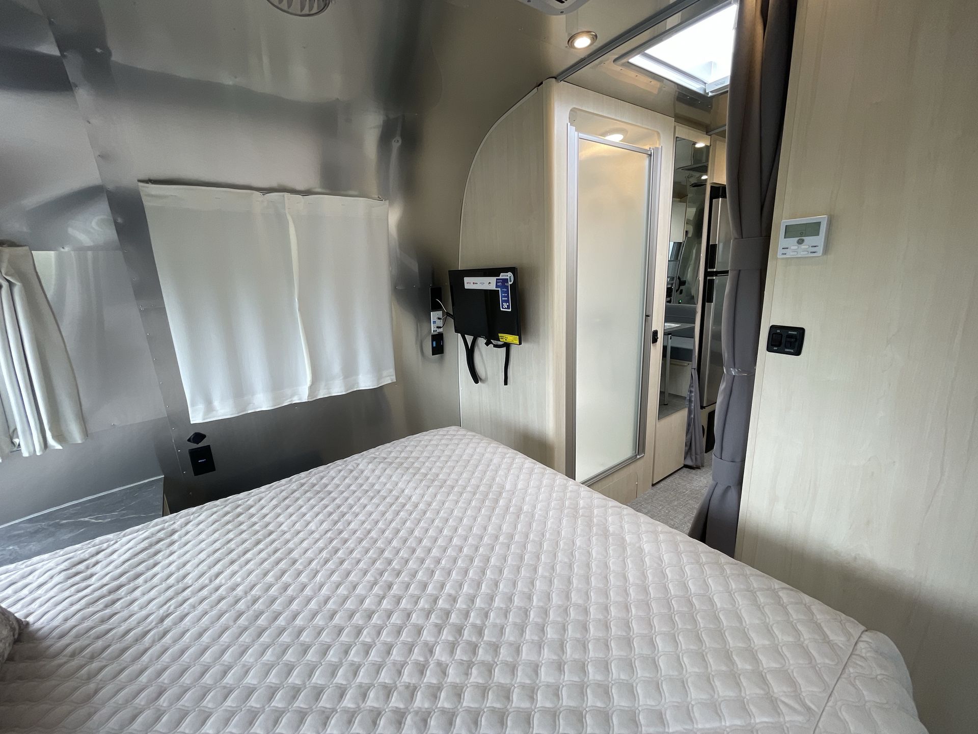 2026 Airstream 28RBQ Base