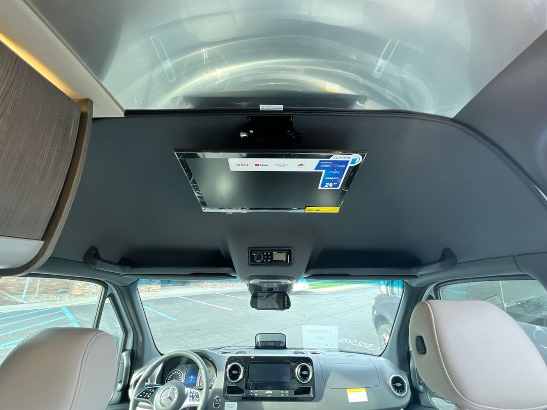 2026 Airstream 24GL 4x2 Passenger Base